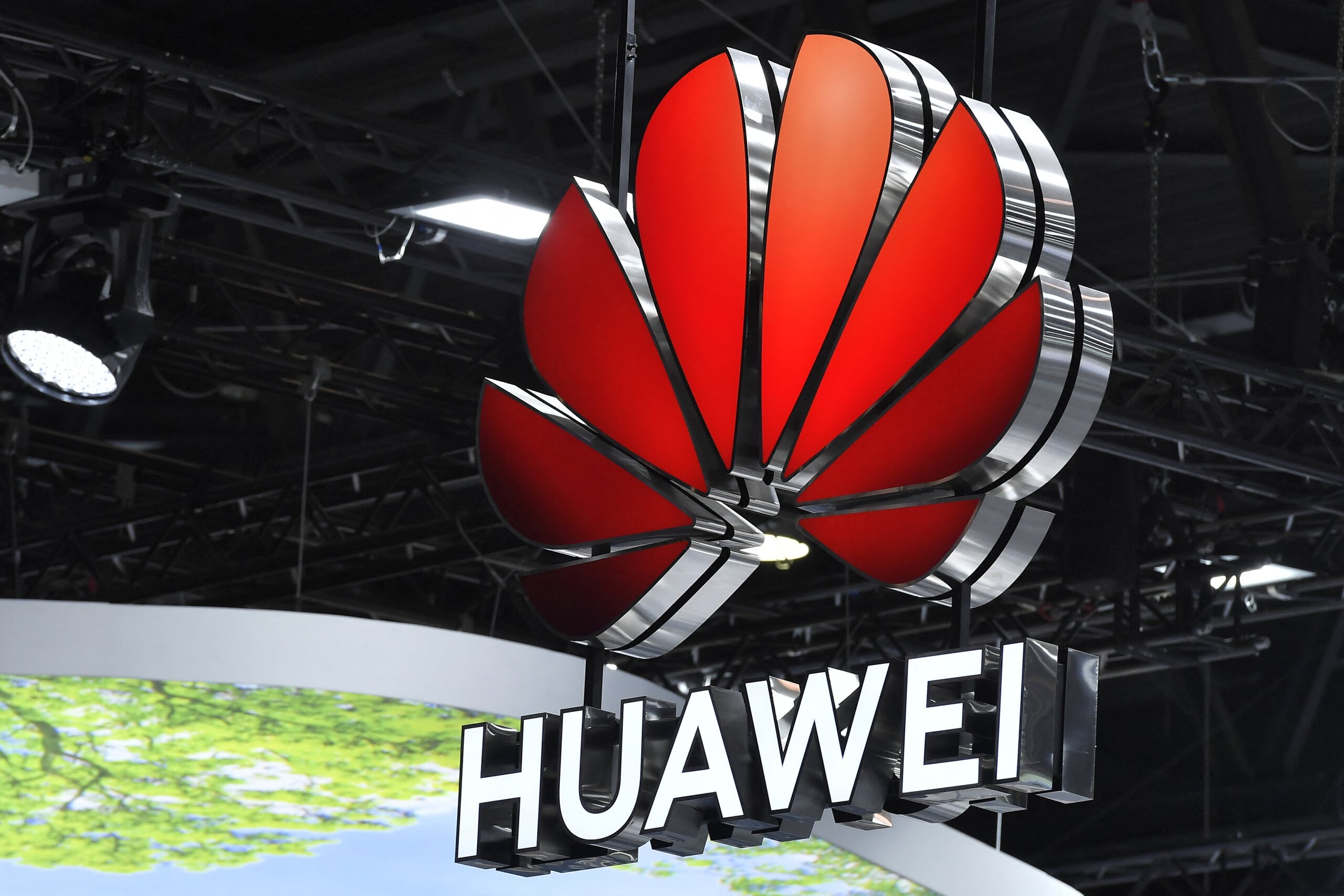 Huawei Supernode 384 disrupts Nvidia's AI market hold